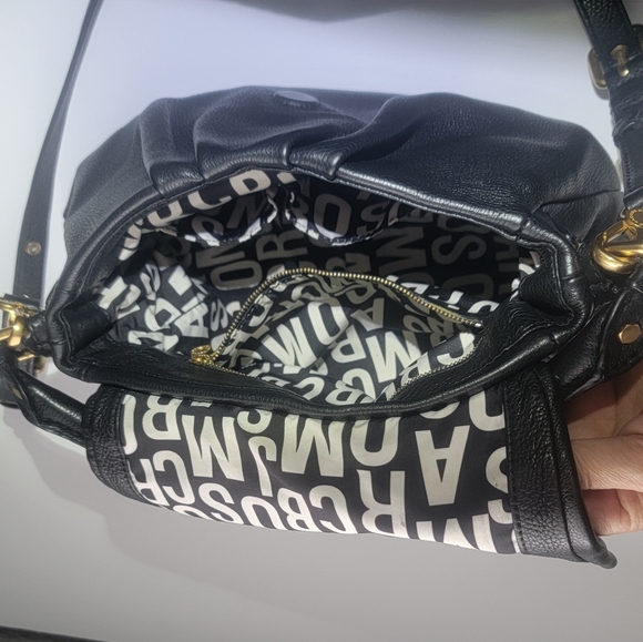 Marc Jacobs Black Classic Q Lil Ukita Pebbled Leather Crossbody - Picture 7 of 7